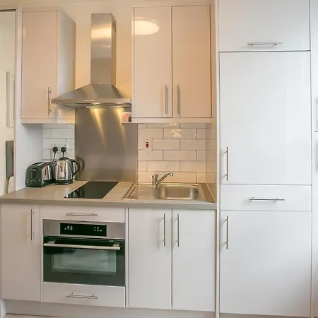 Apartment St Stephen's District-1 *