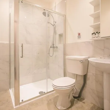 Apartment St Stephen's District-1 *